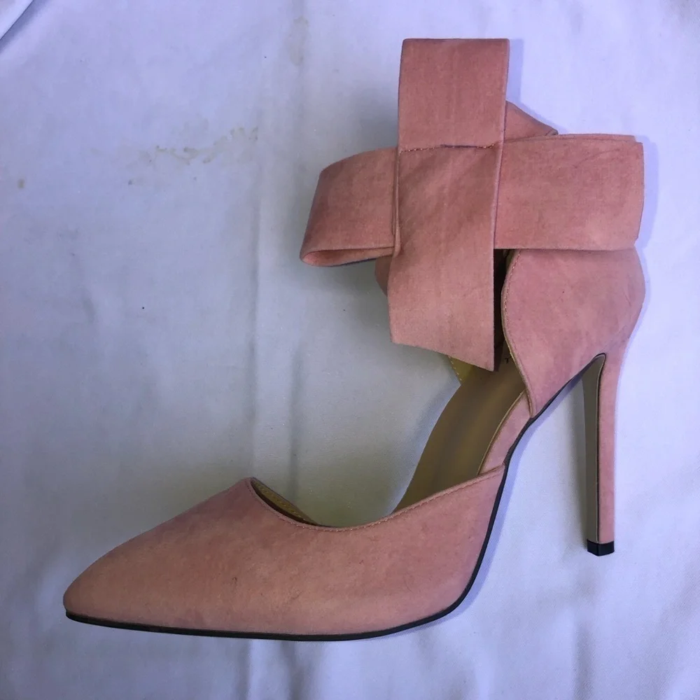 MM July, size 42, size 11 pink 4.5 inch heels, velvet like material. Bow strap - Picture 10 of 16